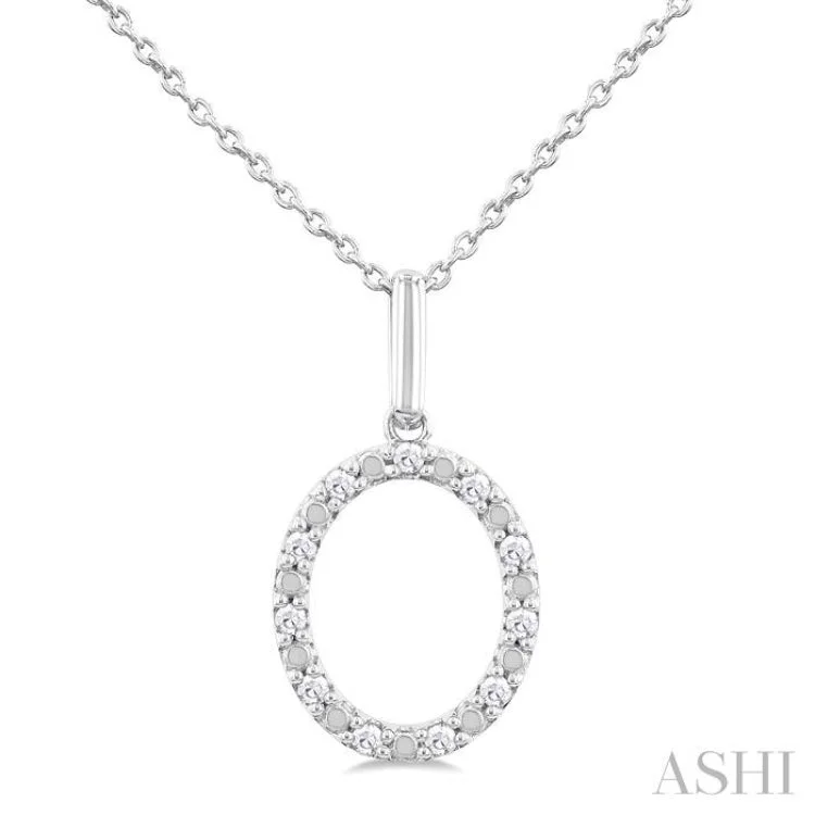 1/10 Ctw Initial 'O' Round Cut Diamond Fashion Pendant With Chain in Sterling Silver