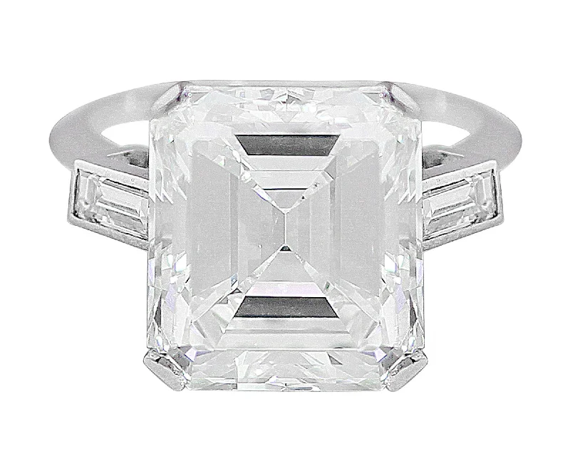 Rivière Platinum 8ct Emerald Cut Diamond Ring