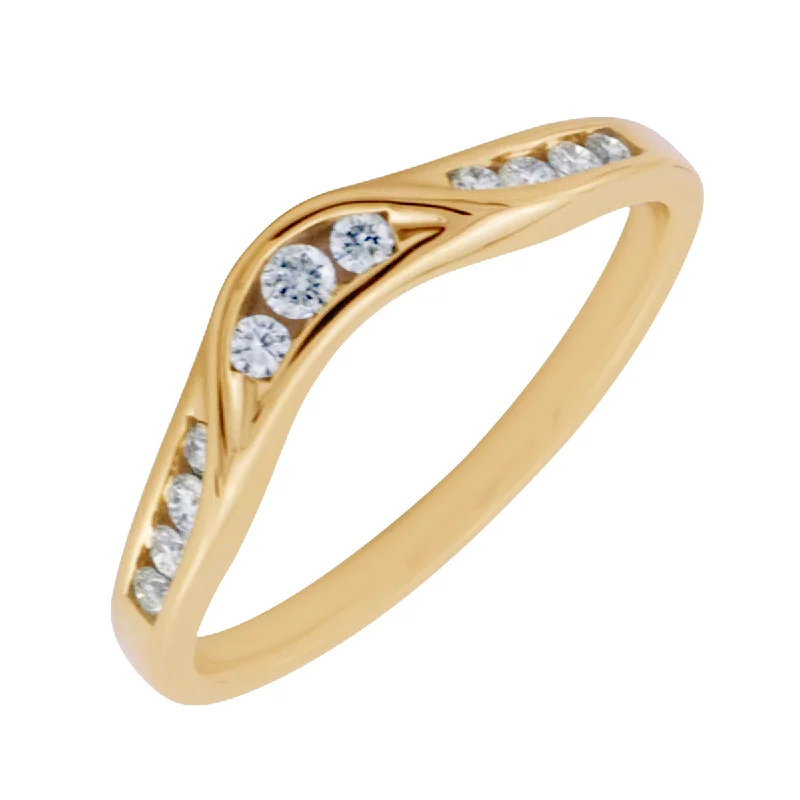 Curved Diamond Wedding Band in 14kt Yellow Gold (1/7ct tw)