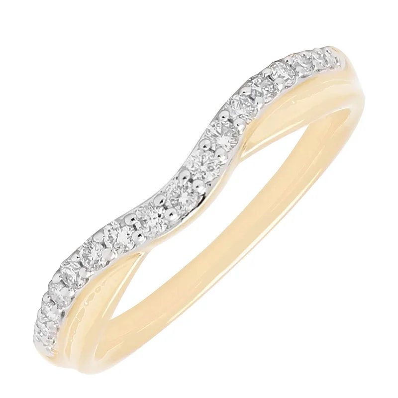 Diamond Curved Band in 14kt Yellow Gold (1/4ct tw)