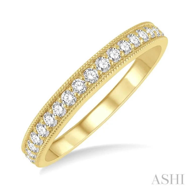 1/3 ctw Round Cut Diamond Wedding Band in 14K Yellow Gold