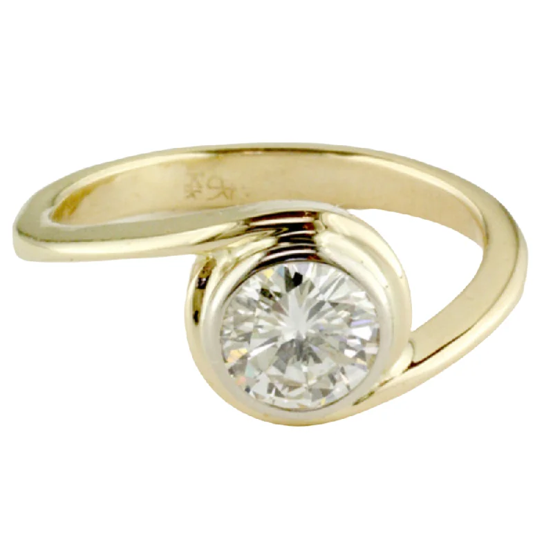 14k Gold Diamond Solitaire Circle Ring