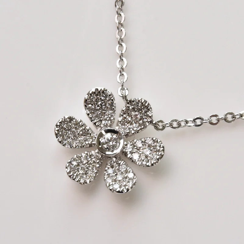 The Daisy: Diamond Necklace in White Gold