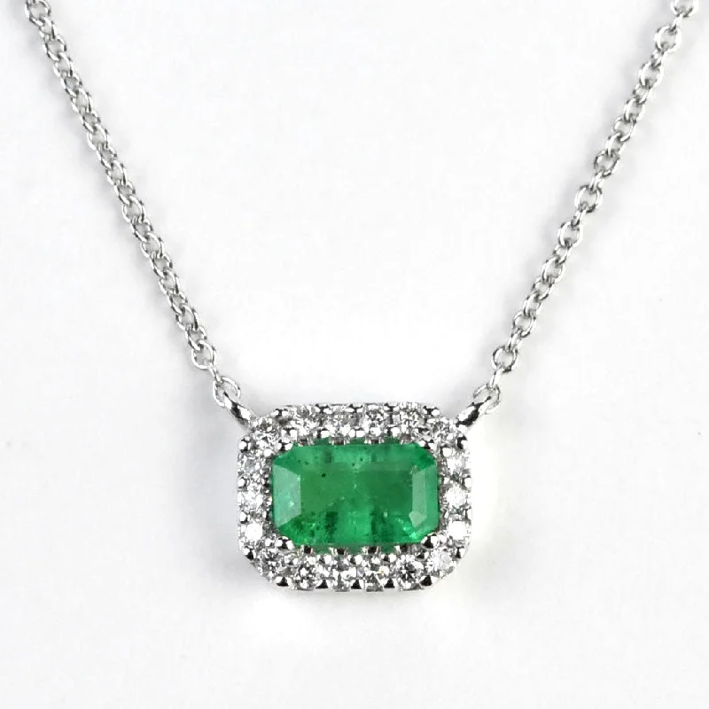 The Daphne: Emerald Halo Necklace in White Gold